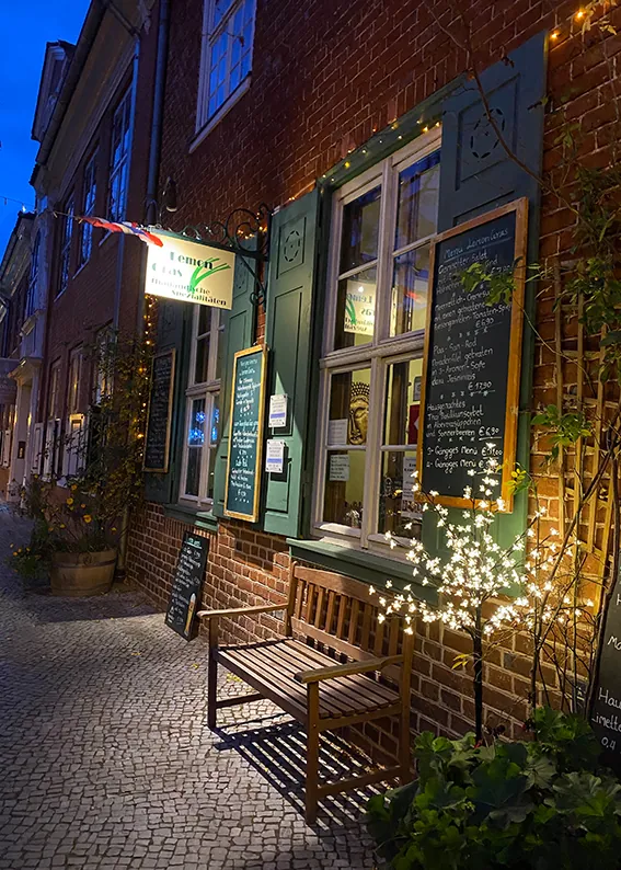 Thai Restaurant LemonGras am Abend in der Benkertstraße, Holländisches Viertel Potsdam